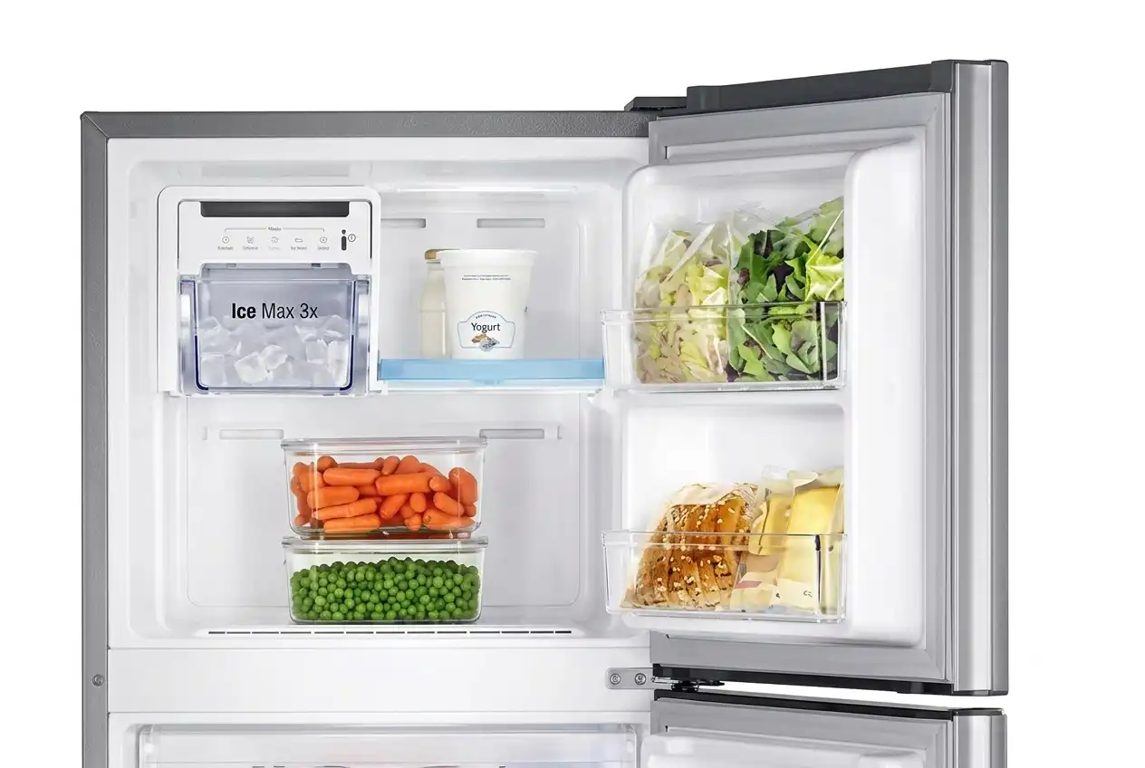 Freezer kulkas untuk menyimpan frozen food dalam kondisi beku